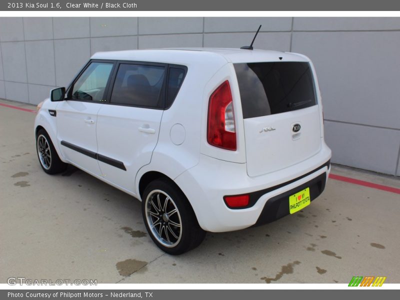 Clear White / Black Cloth 2013 Kia Soul 1.6