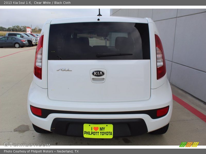 Clear White / Black Cloth 2013 Kia Soul 1.6
