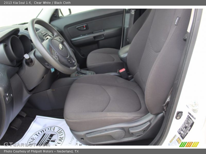 Clear White / Black Cloth 2013 Kia Soul 1.6