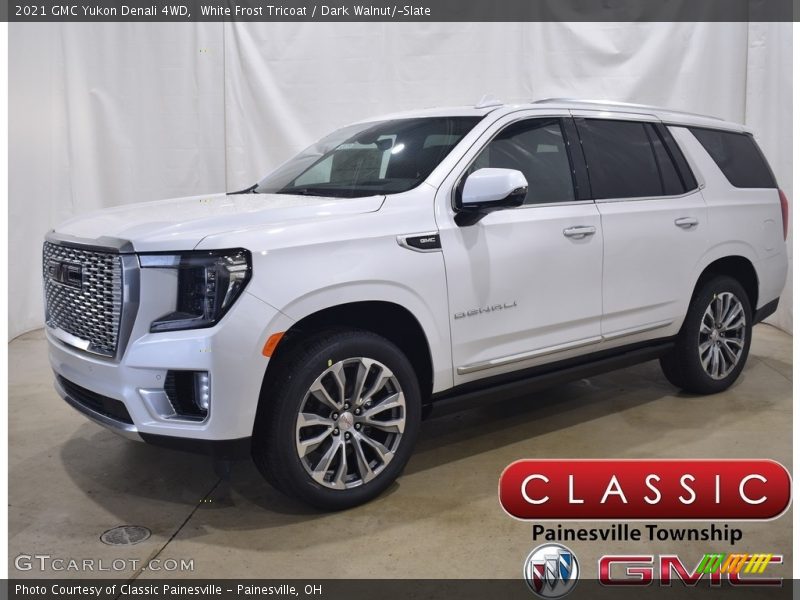 White Frost Tricoat / Dark Walnut/­Slate 2021 GMC Yukon Denali 4WD