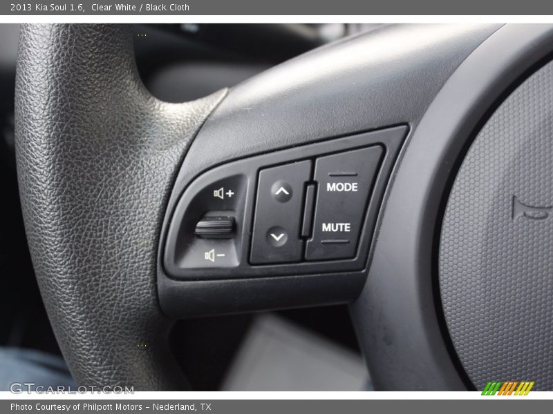 Clear White / Black Cloth 2013 Kia Soul 1.6