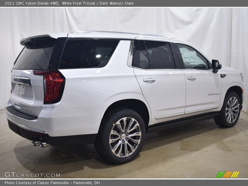 White Frost Tricoat / Dark Walnut/­Slate 2021 GMC Yukon Denali 4WD