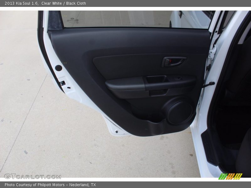 Clear White / Black Cloth 2013 Kia Soul 1.6
