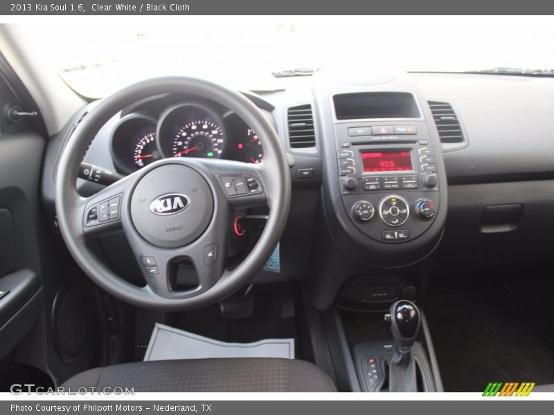 Clear White / Black Cloth 2013 Kia Soul 1.6