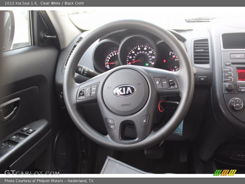 Clear White / Black Cloth 2013 Kia Soul 1.6