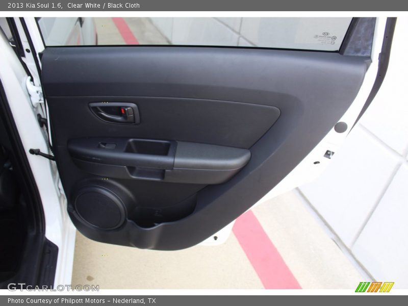 Clear White / Black Cloth 2013 Kia Soul 1.6