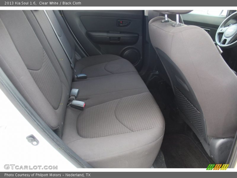 Clear White / Black Cloth 2013 Kia Soul 1.6