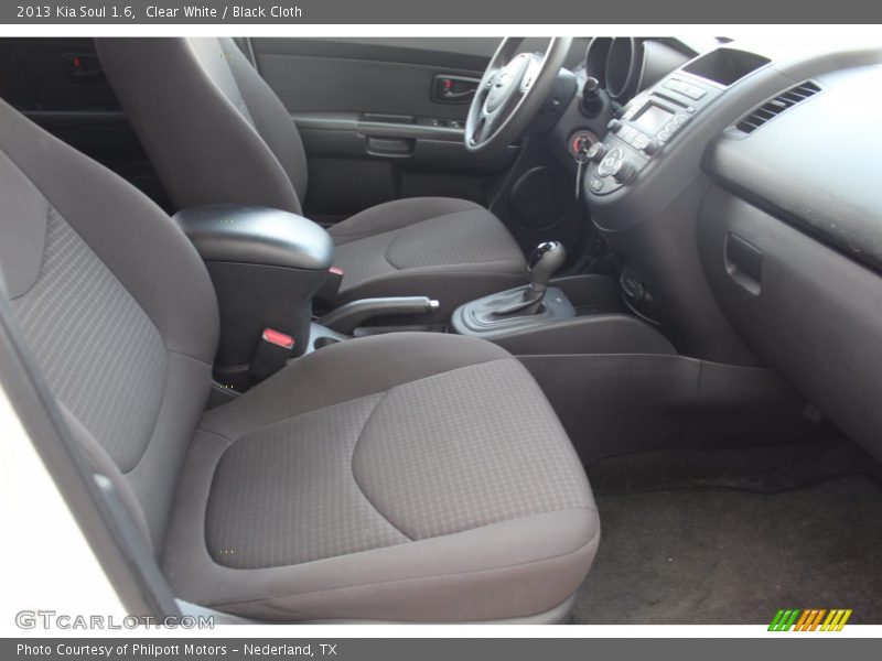 Clear White / Black Cloth 2013 Kia Soul 1.6