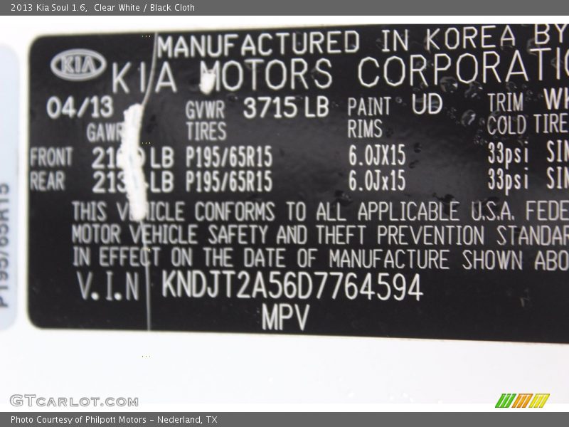 Clear White / Black Cloth 2013 Kia Soul 1.6