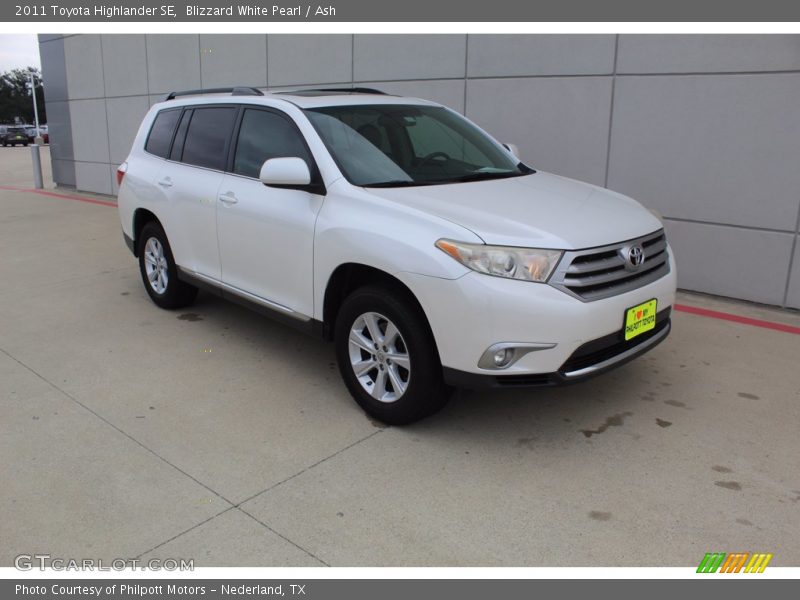 Blizzard White Pearl / Ash 2011 Toyota Highlander SE