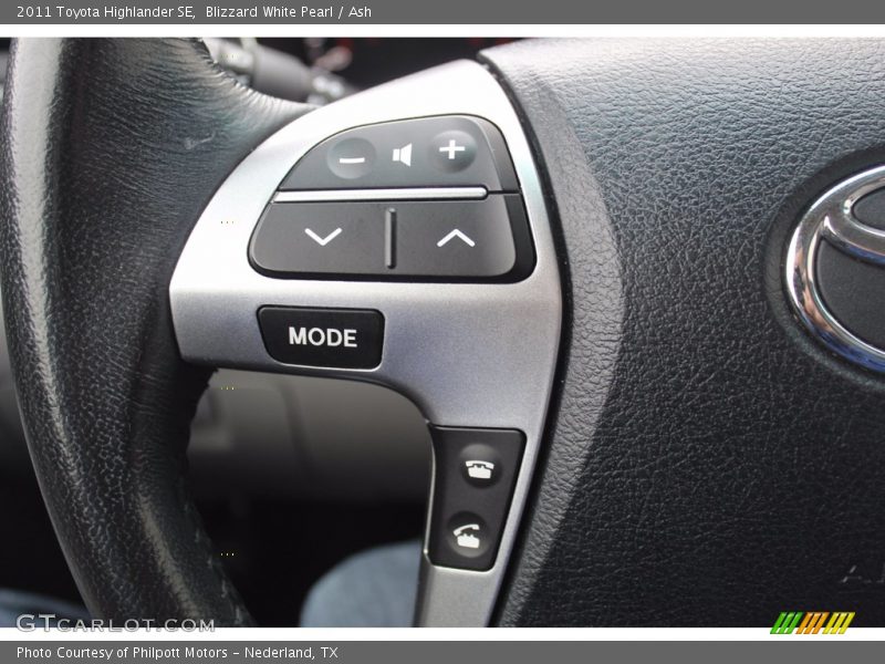 Blizzard White Pearl / Ash 2011 Toyota Highlander SE