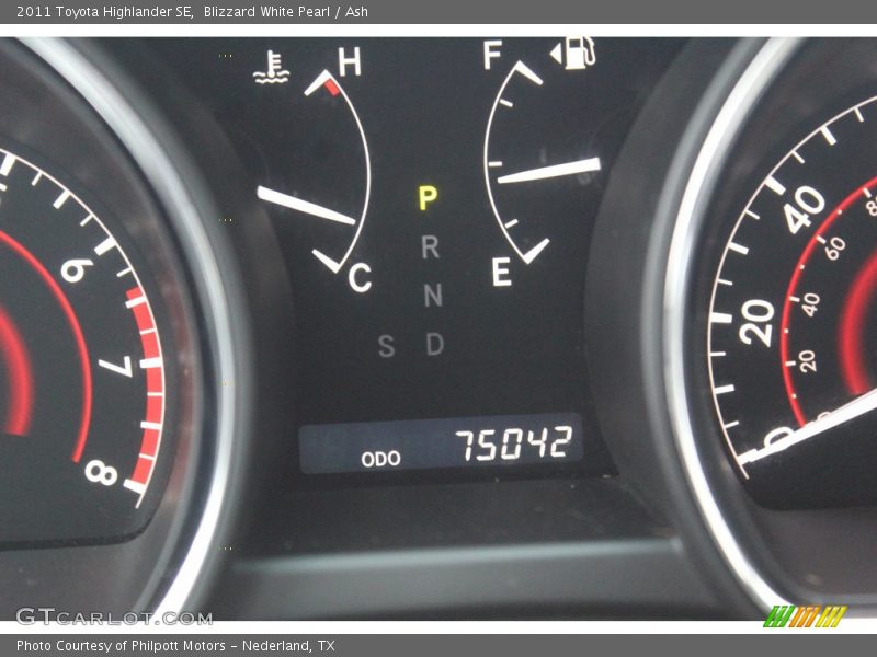 Blizzard White Pearl / Ash 2011 Toyota Highlander SE