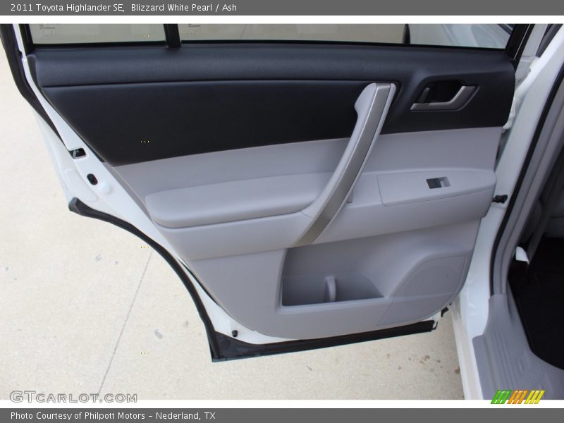 Blizzard White Pearl / Ash 2011 Toyota Highlander SE