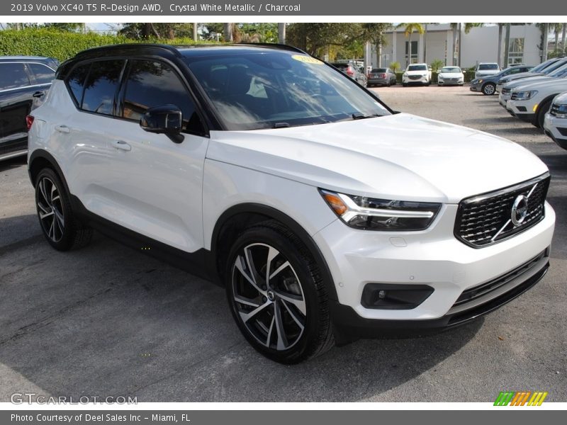 Crystal White Metallic / Charcoal 2019 Volvo XC40 T5 R-Design AWD