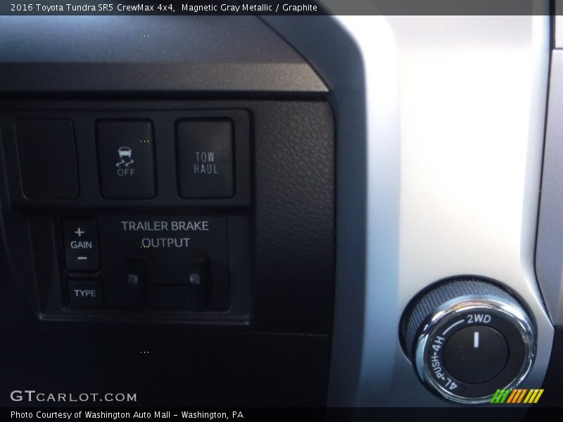 Magnetic Gray Metallic / Graphite 2016 Toyota Tundra SR5 CrewMax 4x4