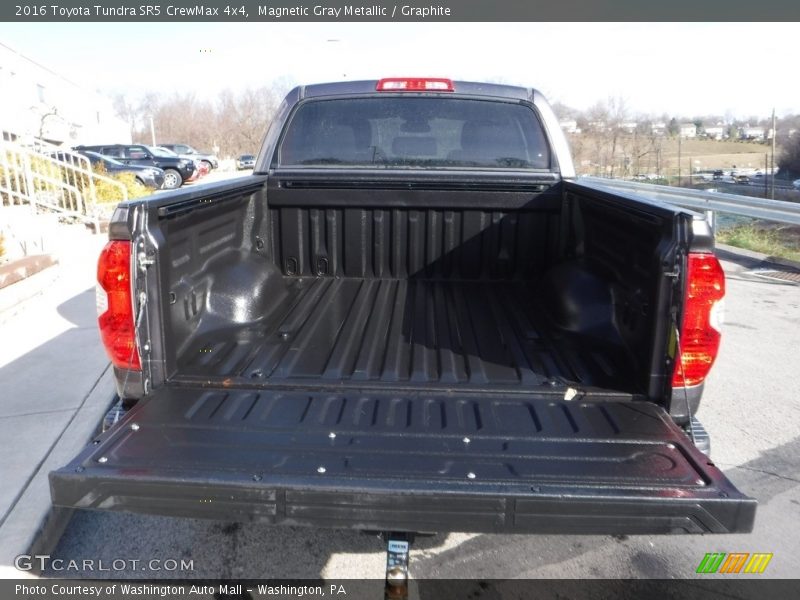 Magnetic Gray Metallic / Graphite 2016 Toyota Tundra SR5 CrewMax 4x4