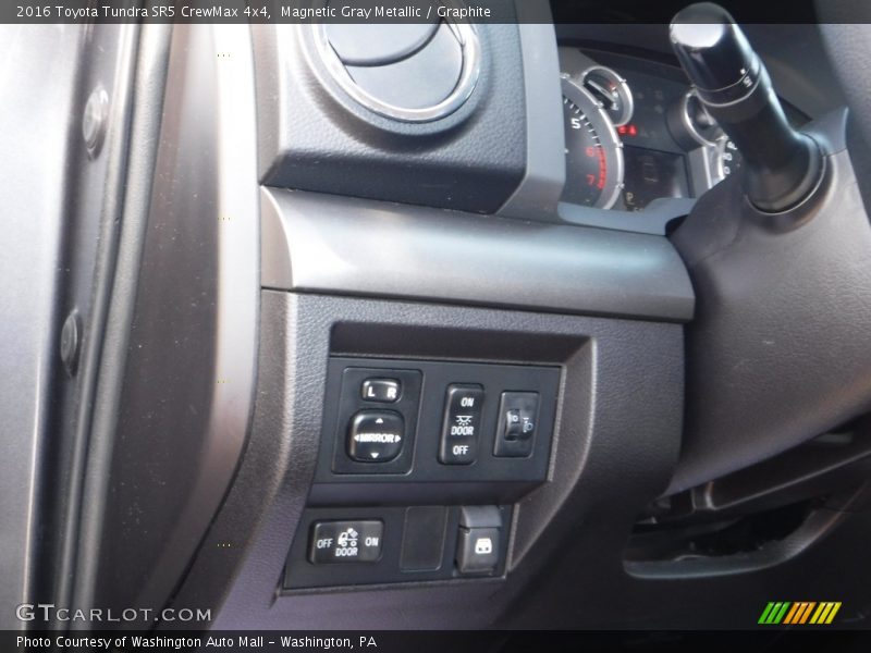 Magnetic Gray Metallic / Graphite 2016 Toyota Tundra SR5 CrewMax 4x4