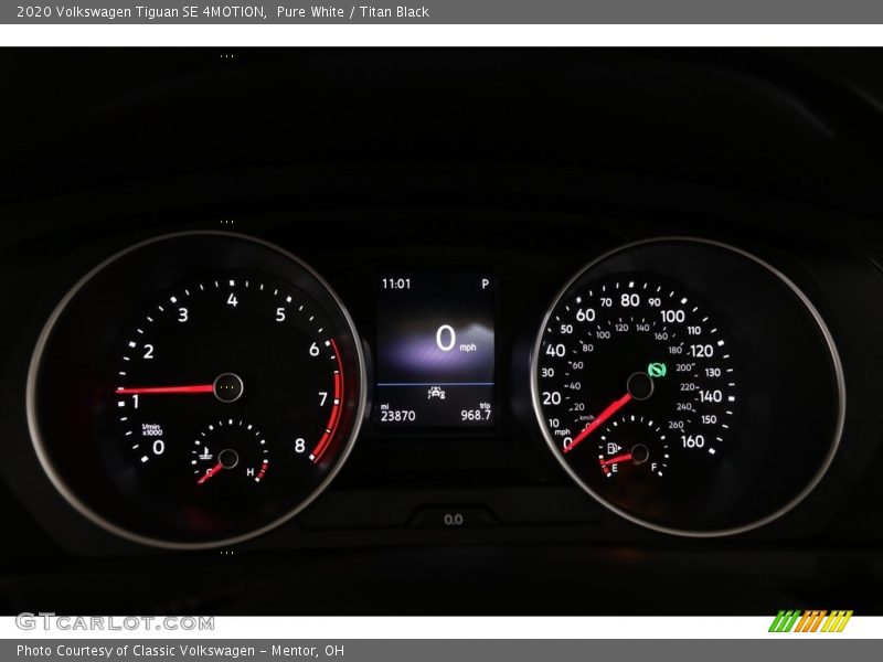 Pure White / Titan Black 2020 Volkswagen Tiguan SE 4MOTION