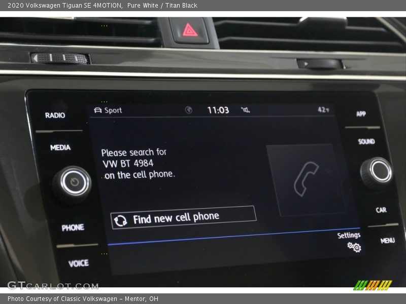 Pure White / Titan Black 2020 Volkswagen Tiguan SE 4MOTION