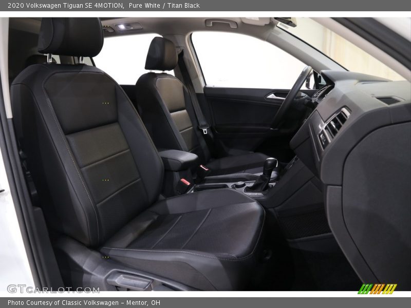 Pure White / Titan Black 2020 Volkswagen Tiguan SE 4MOTION