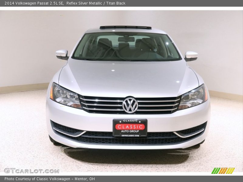 Reflex Silver Metallic / Titan Black 2014 Volkswagen Passat 2.5L SE