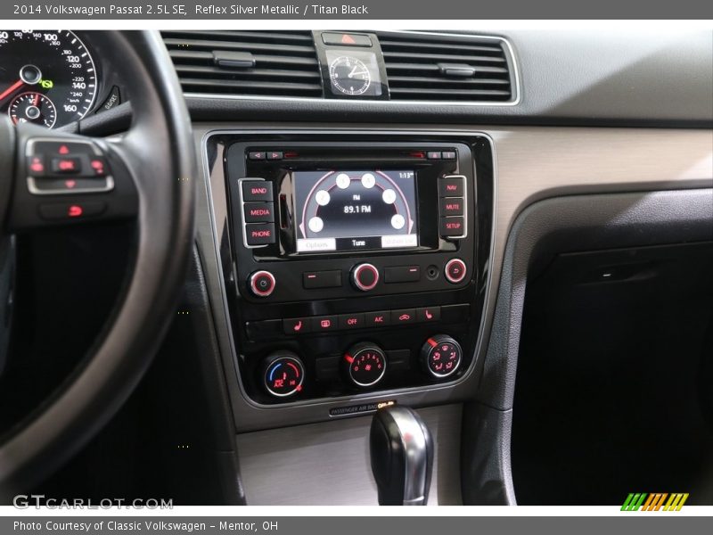 Reflex Silver Metallic / Titan Black 2014 Volkswagen Passat 2.5L SE
