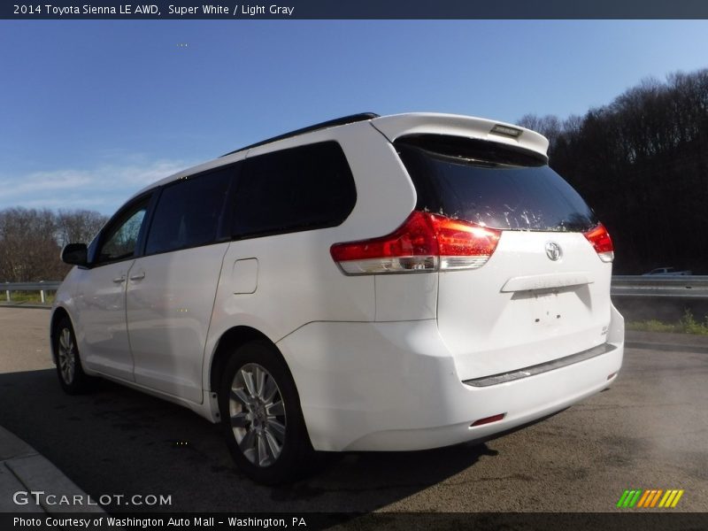 Super White / Light Gray 2014 Toyota Sienna LE AWD