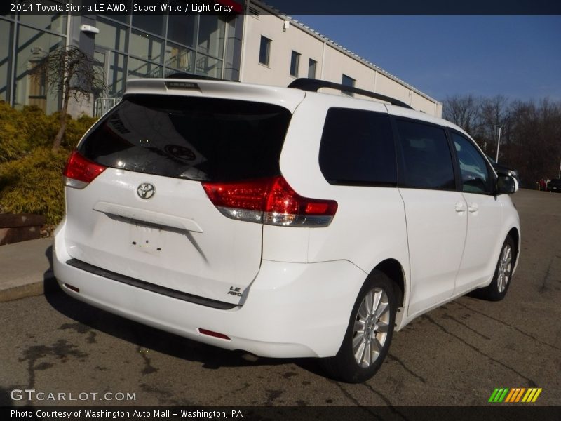 Super White / Light Gray 2014 Toyota Sienna LE AWD