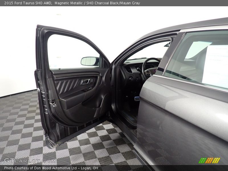 Magnetic Metallic / SHO Charcoal Black/Mayan Gray 2015 Ford Taurus SHO AWD