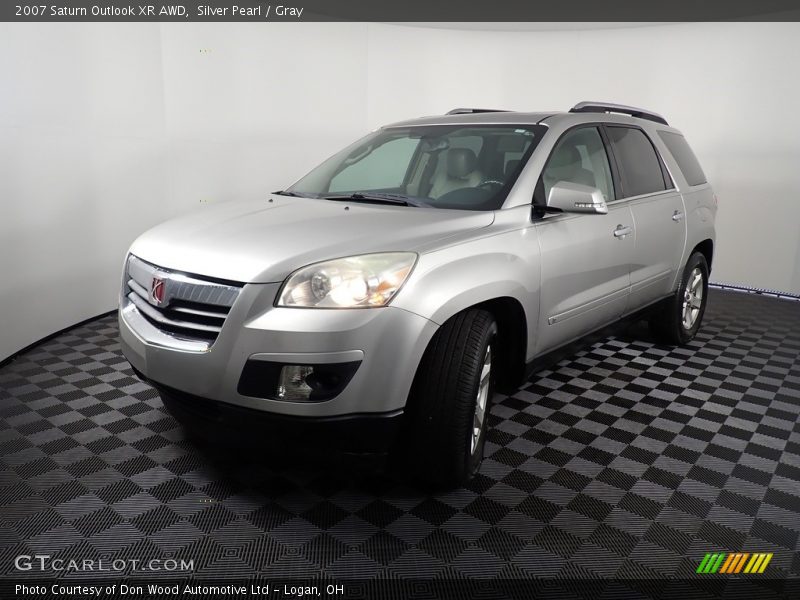 Silver Pearl / Gray 2007 Saturn Outlook XR AWD