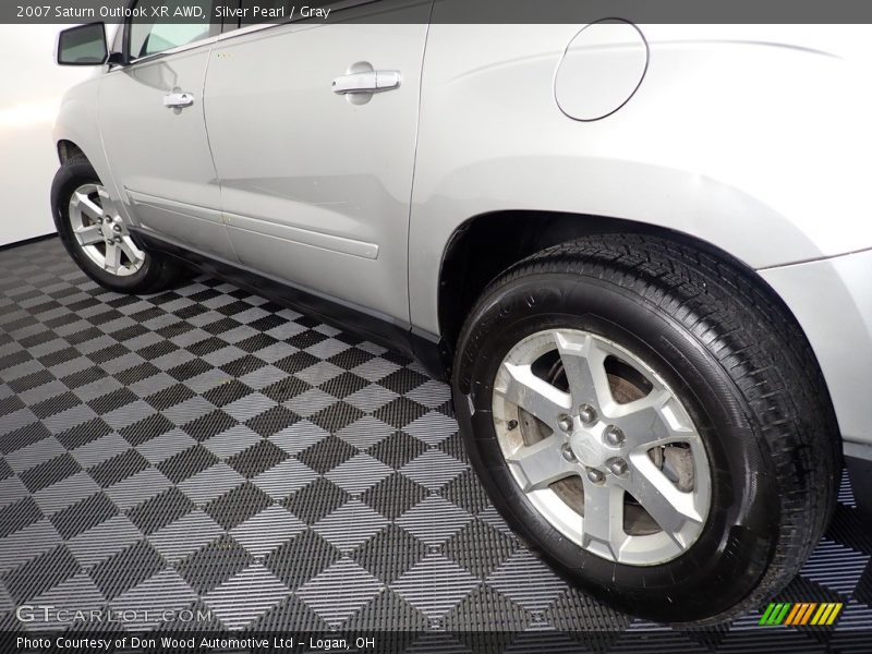 Silver Pearl / Gray 2007 Saturn Outlook XR AWD