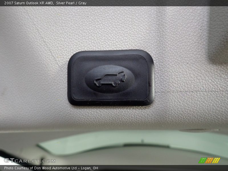 Silver Pearl / Gray 2007 Saturn Outlook XR AWD