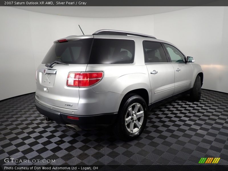 Silver Pearl / Gray 2007 Saturn Outlook XR AWD