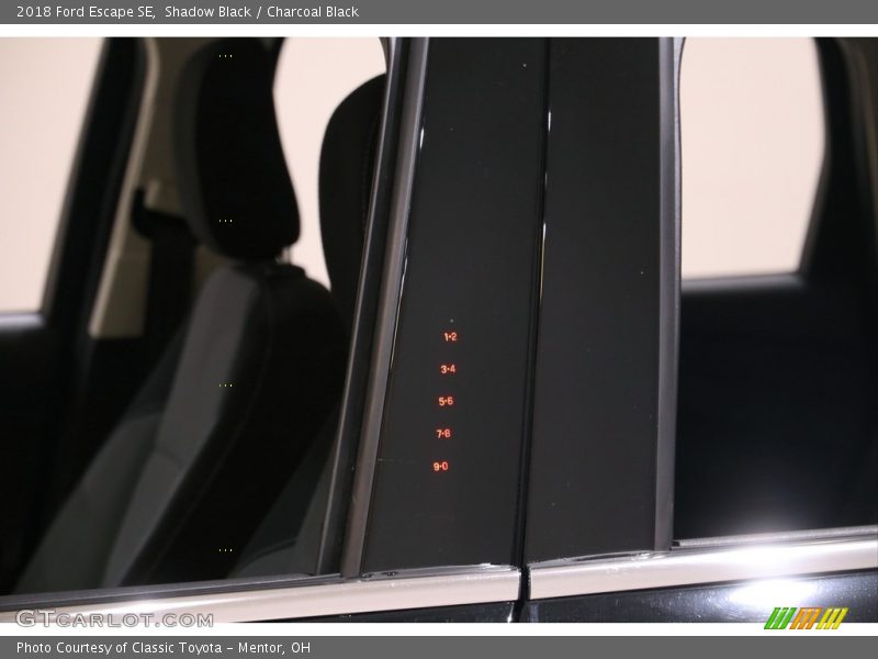 Shadow Black / Charcoal Black 2018 Ford Escape SE