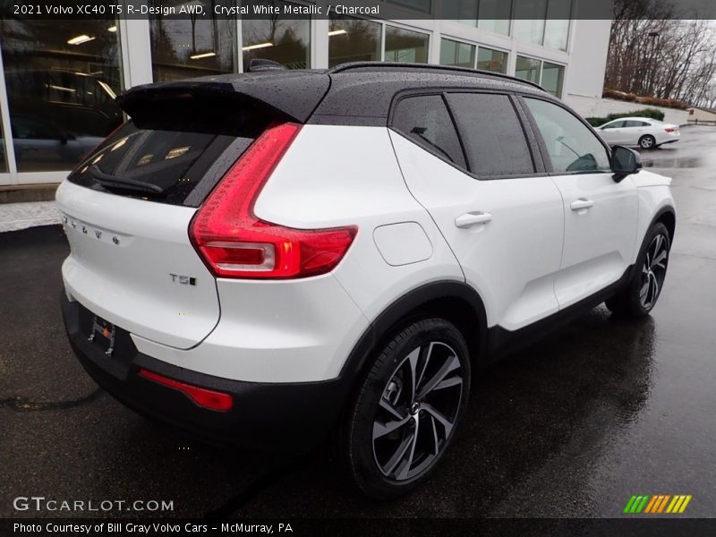 Crystal White Metallic / Charcoal 2021 Volvo XC40 T5 R-Design AWD