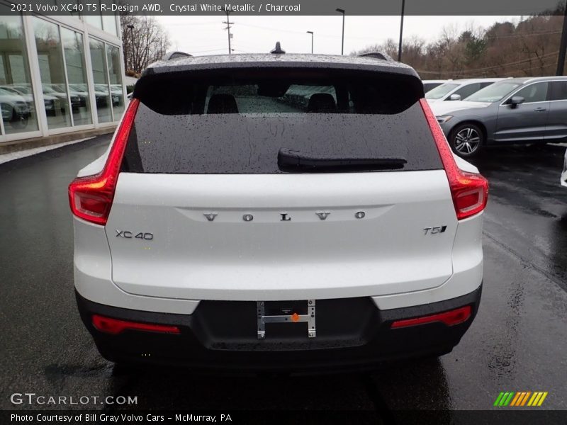 Crystal White Metallic / Charcoal 2021 Volvo XC40 T5 R-Design AWD