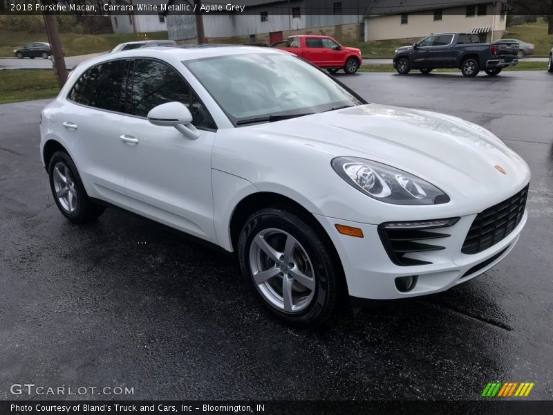 Carrara White Metallic / Agate Grey 2018 Porsche Macan