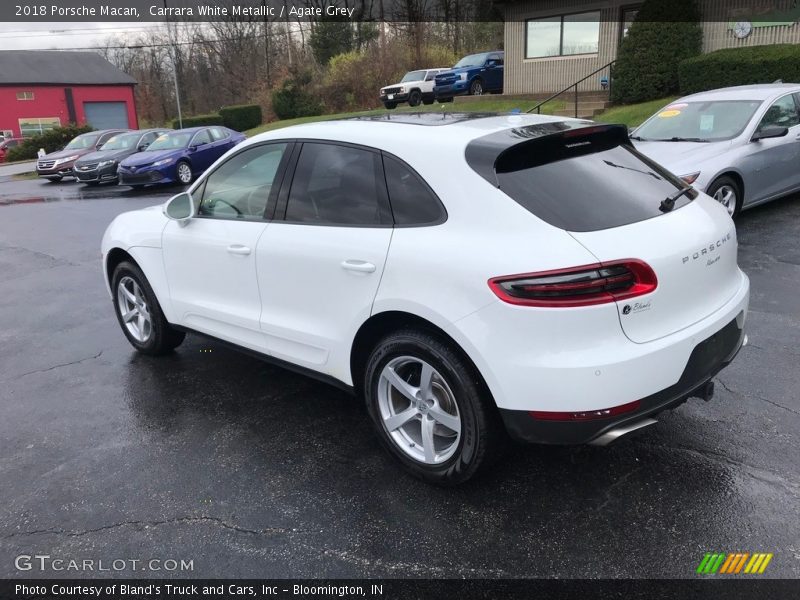 Carrara White Metallic / Agate Grey 2018 Porsche Macan