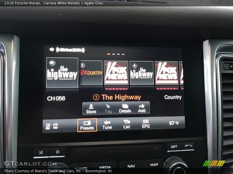 Carrara White Metallic / Agate Grey 2018 Porsche Macan