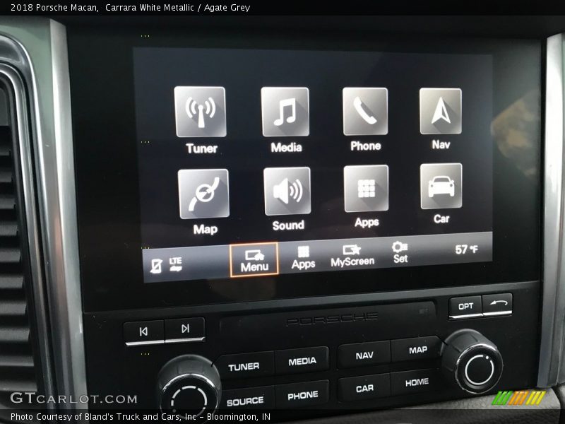Carrara White Metallic / Agate Grey 2018 Porsche Macan