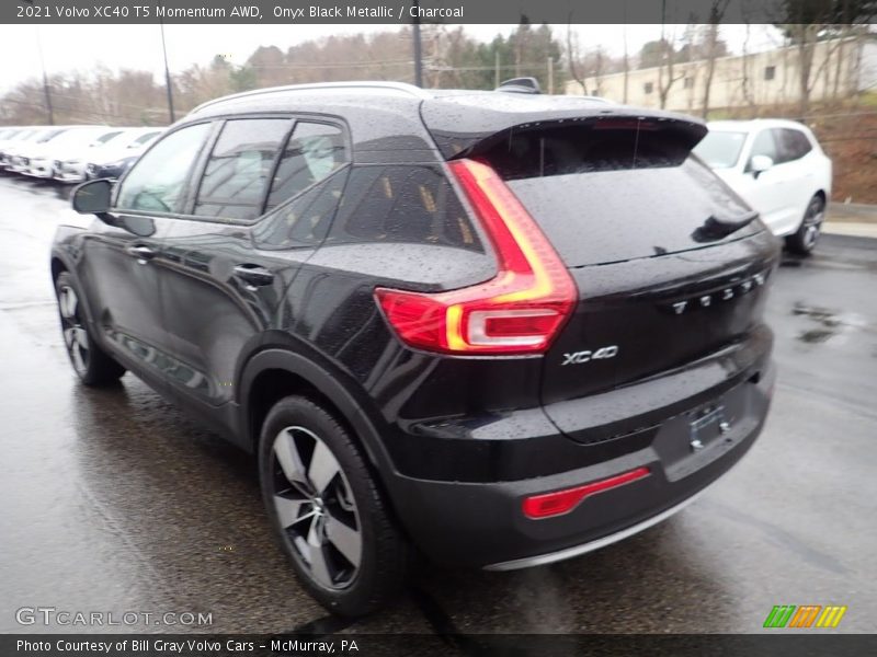 Onyx Black Metallic / Charcoal 2021 Volvo XC40 T5 Momentum AWD