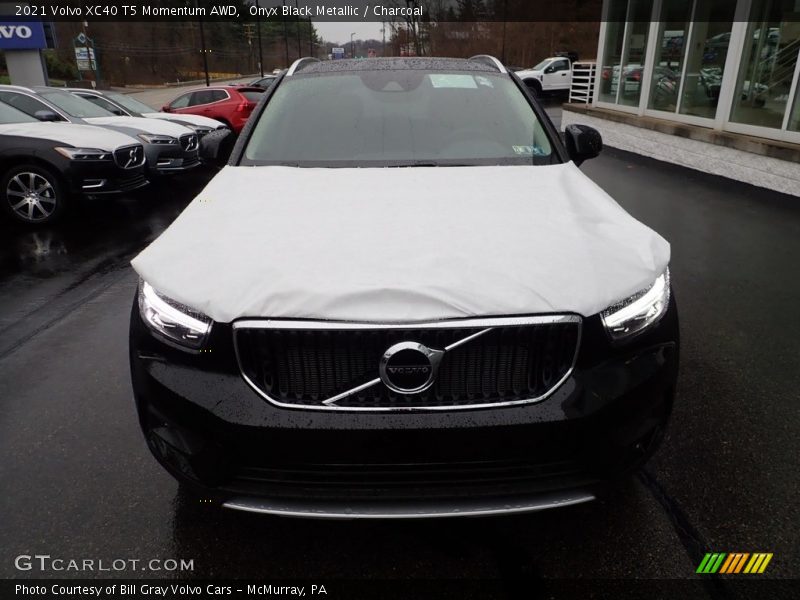 Onyx Black Metallic / Charcoal 2021 Volvo XC40 T5 Momentum AWD