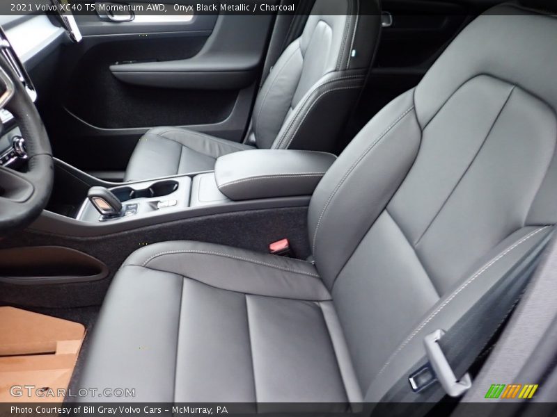 Onyx Black Metallic / Charcoal 2021 Volvo XC40 T5 Momentum AWD