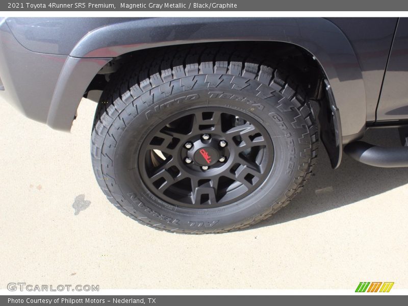 Magnetic Gray Metallic / Black/Graphite 2021 Toyota 4Runner SR5 Premium