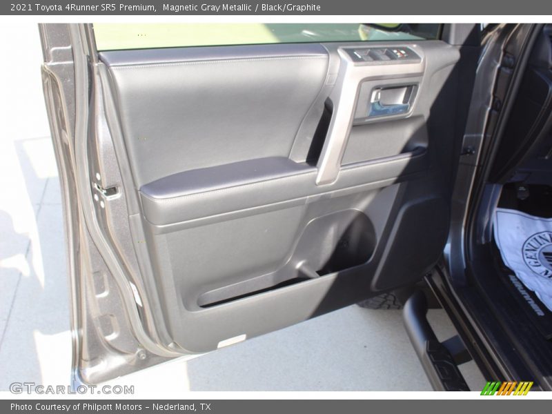 Magnetic Gray Metallic / Black/Graphite 2021 Toyota 4Runner SR5 Premium