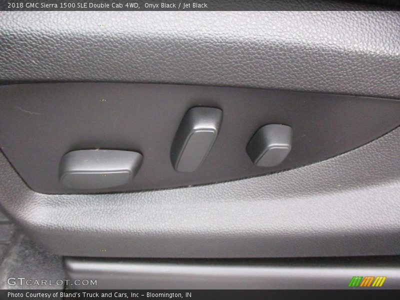 Onyx Black / Jet Black 2018 GMC Sierra 1500 SLE Double Cab 4WD