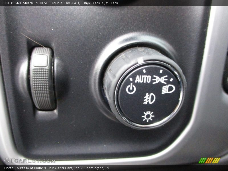 Onyx Black / Jet Black 2018 GMC Sierra 1500 SLE Double Cab 4WD