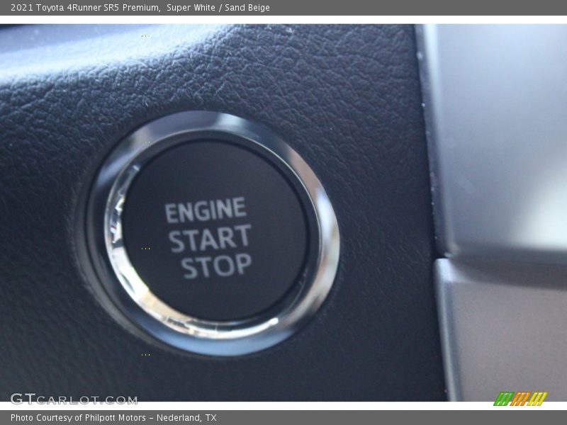 Super White / Sand Beige 2021 Toyota 4Runner SR5 Premium