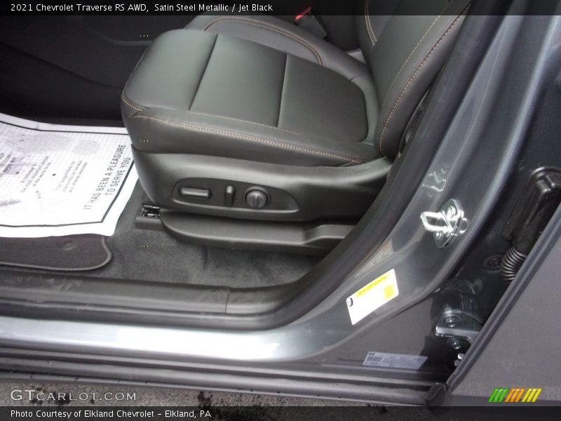 Satin Steel Metallic / Jet Black 2021 Chevrolet Traverse RS AWD