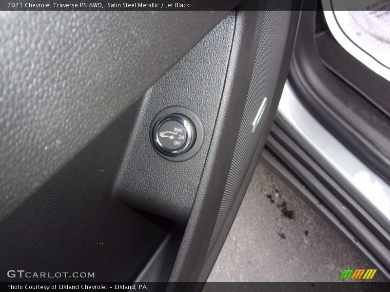 Satin Steel Metallic / Jet Black 2021 Chevrolet Traverse RS AWD